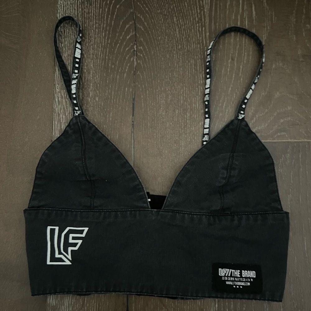 LF crop top. Size XS… Adjustable sleeves and back